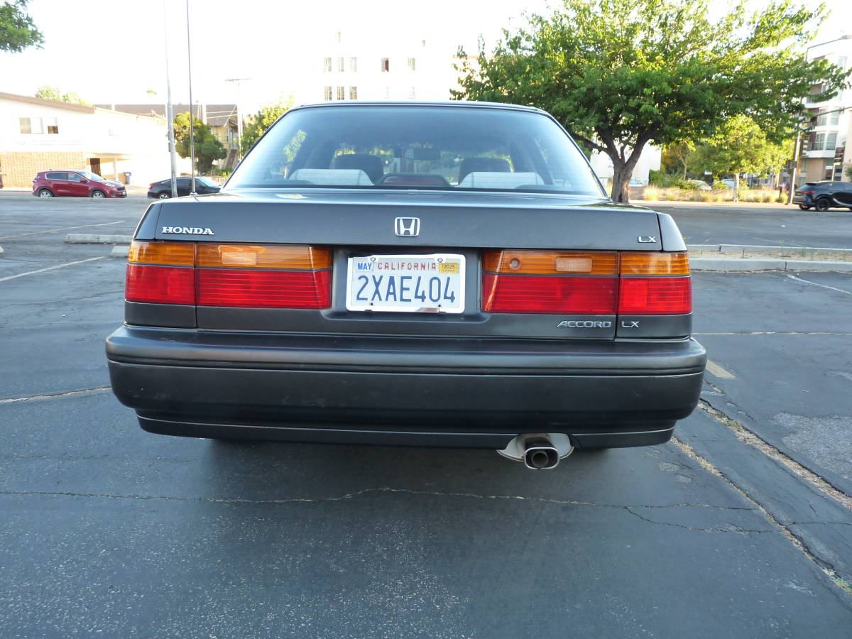 Honda-accord-lx-1991-grey-8