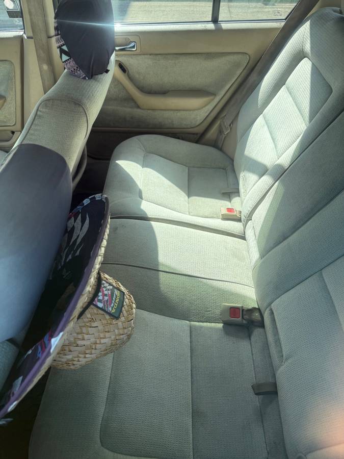 Honda-accord-lx-1992-green-7