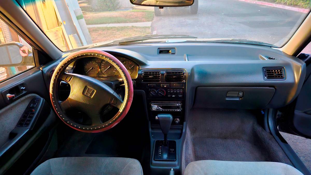 Honda-accord-lx-wagon-1993-grey-12