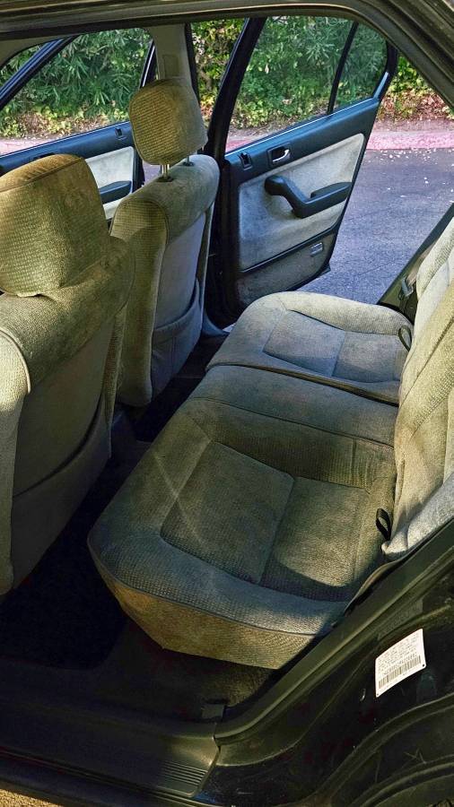 Honda-accord-lx-wagon-1993-grey-15