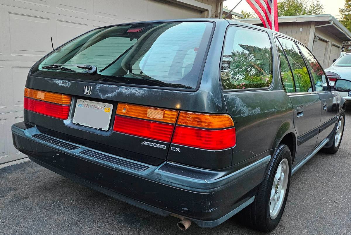 Honda-accord-lx-wagon-1993-grey-6