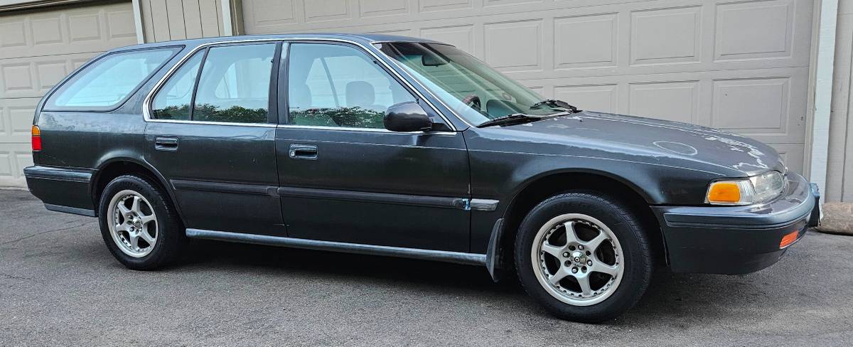 Honda-accord-lx-wagon-1993-grey