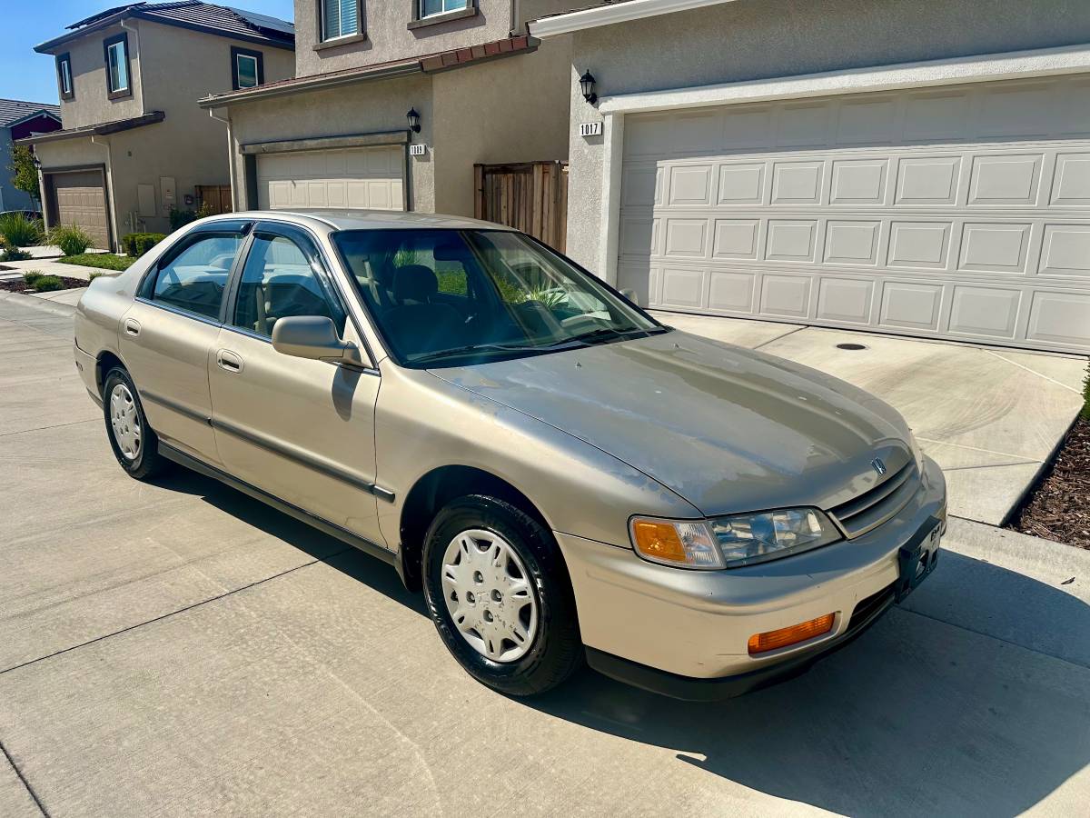 Honda-accord-sedan-lx-1995-6
