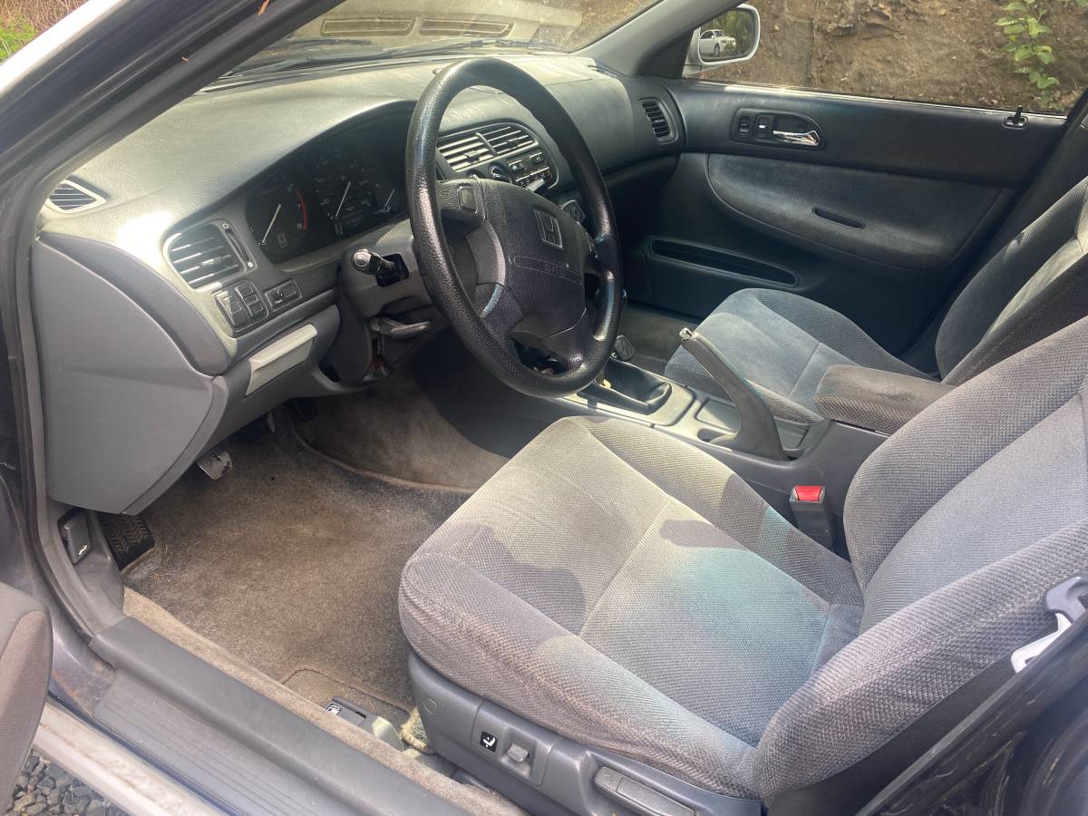Honda-accord-wagon-1994-white-8