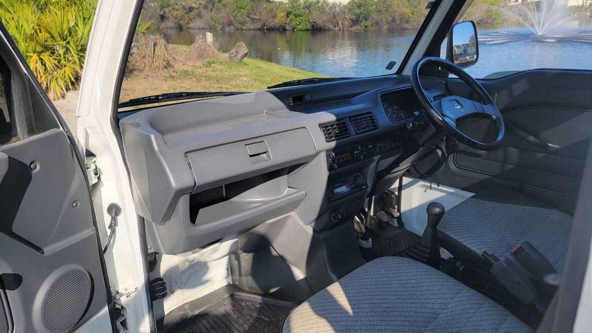 Honda-acty-minitruck-1994-white-11