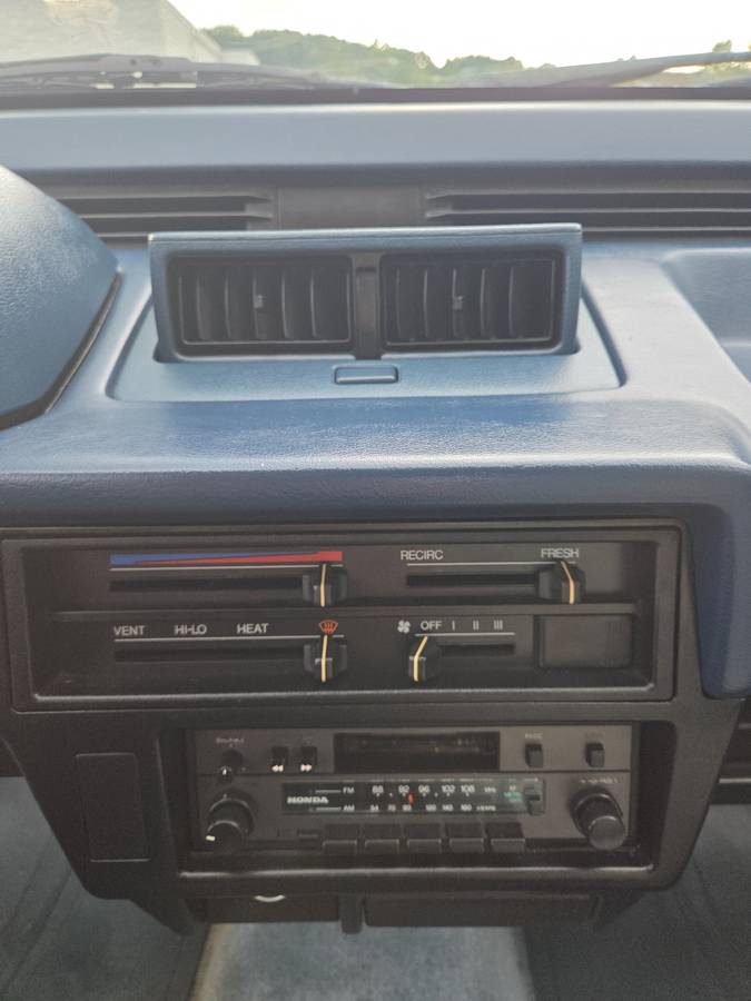 Honda-civic-dx-wagon-1985-blue-10