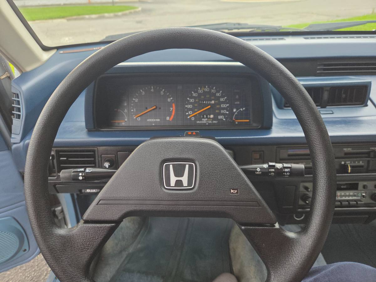 Honda-civic-dx-wagon-1985-blue-11
