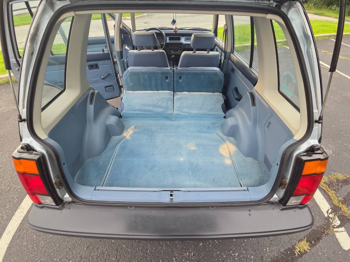 Honda-civic-dx-wagon-1985-blue-20