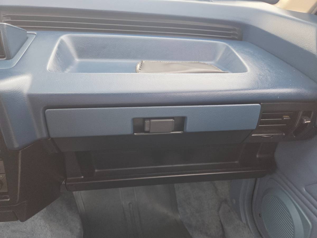 Honda-civic-dx-wagon-1985-blue-22