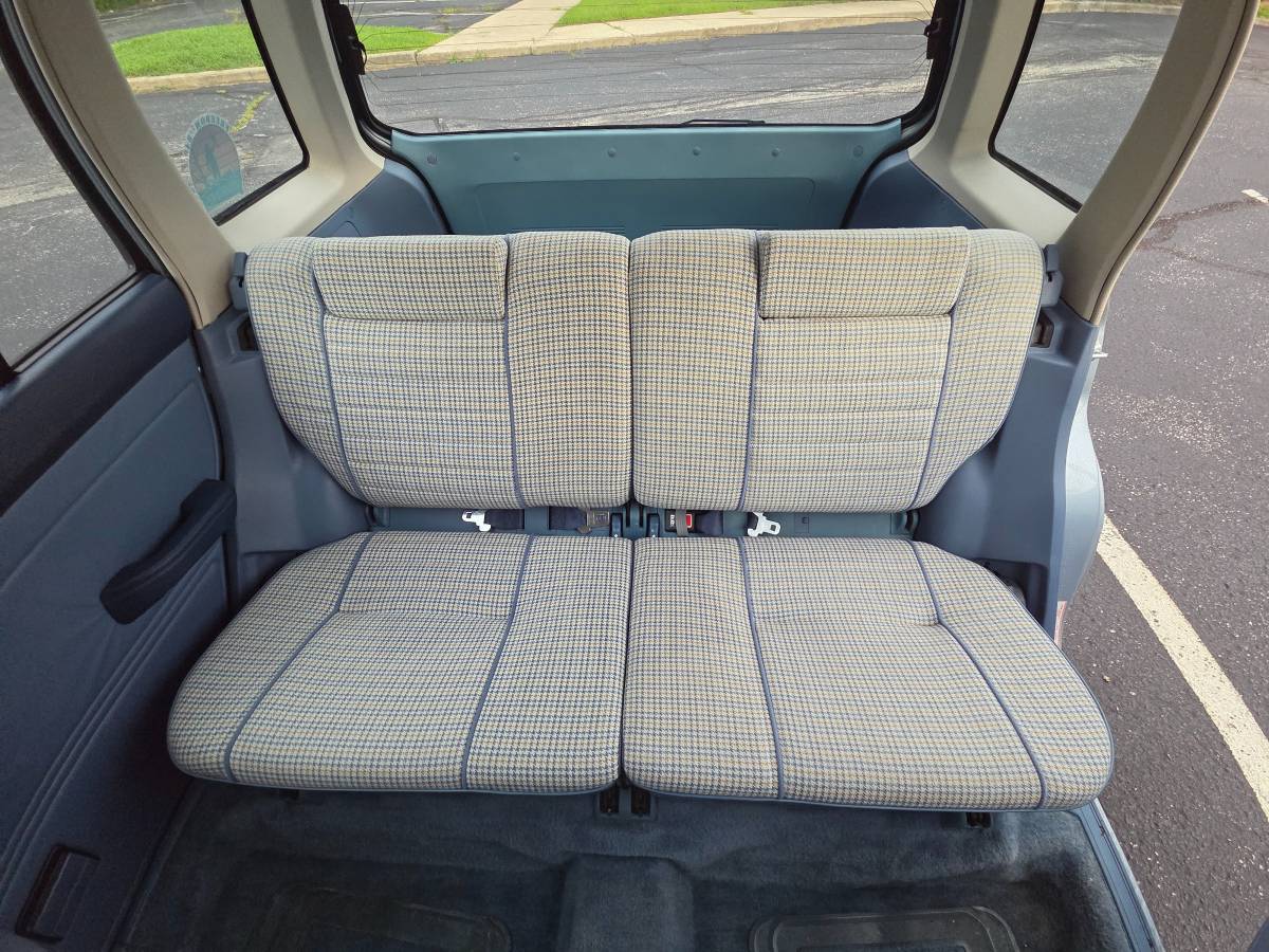 Honda-civic-dx-wagon-1985-blue-4