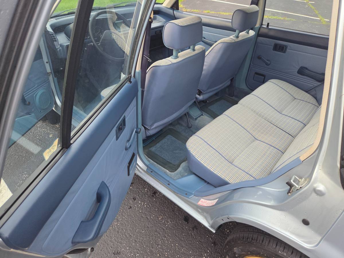 Honda-civic-dx-wagon-1985-blue-5