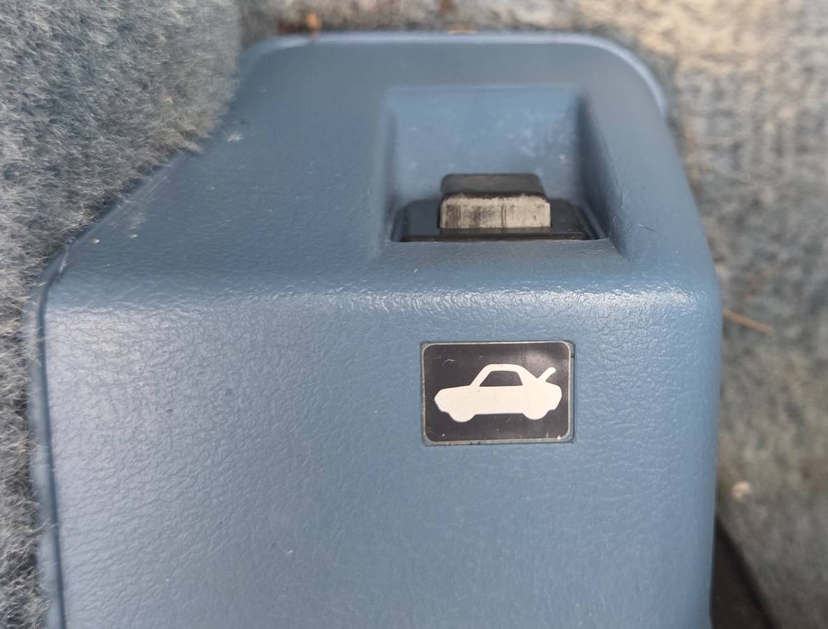 Honda-civic-dx-wagon-1985-blue-9
