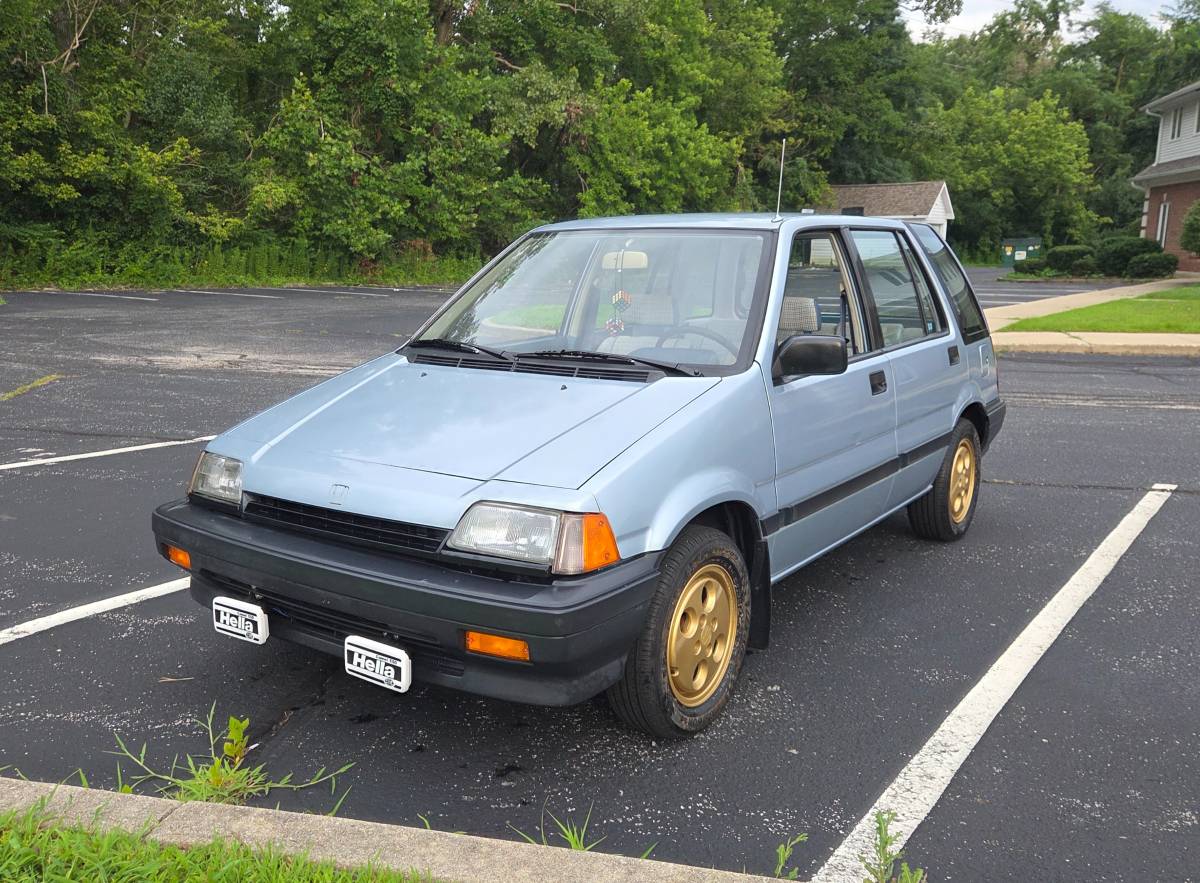 Honda-civic-dx-wagon-1985-blue