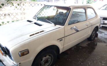 Honda-civic-hatchback-1976-yellow-1