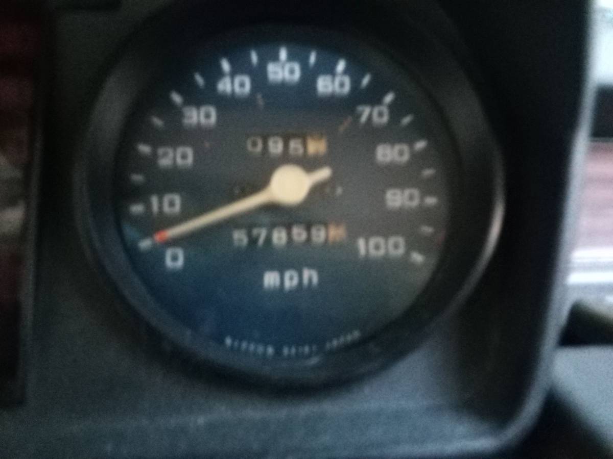 Honda-civic-hatchback-1976-yellow-10