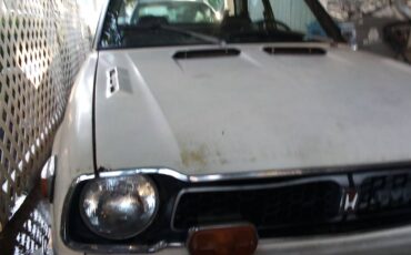 Honda-civic-hatchback-1976-yellow-14