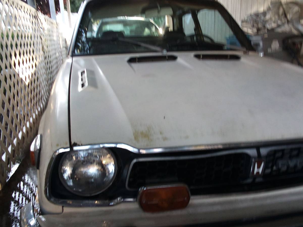 Honda-civic-hatchback-1976-yellow-14