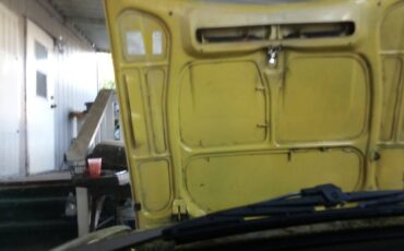 Honda-civic-hatchback-1976-yellow-18