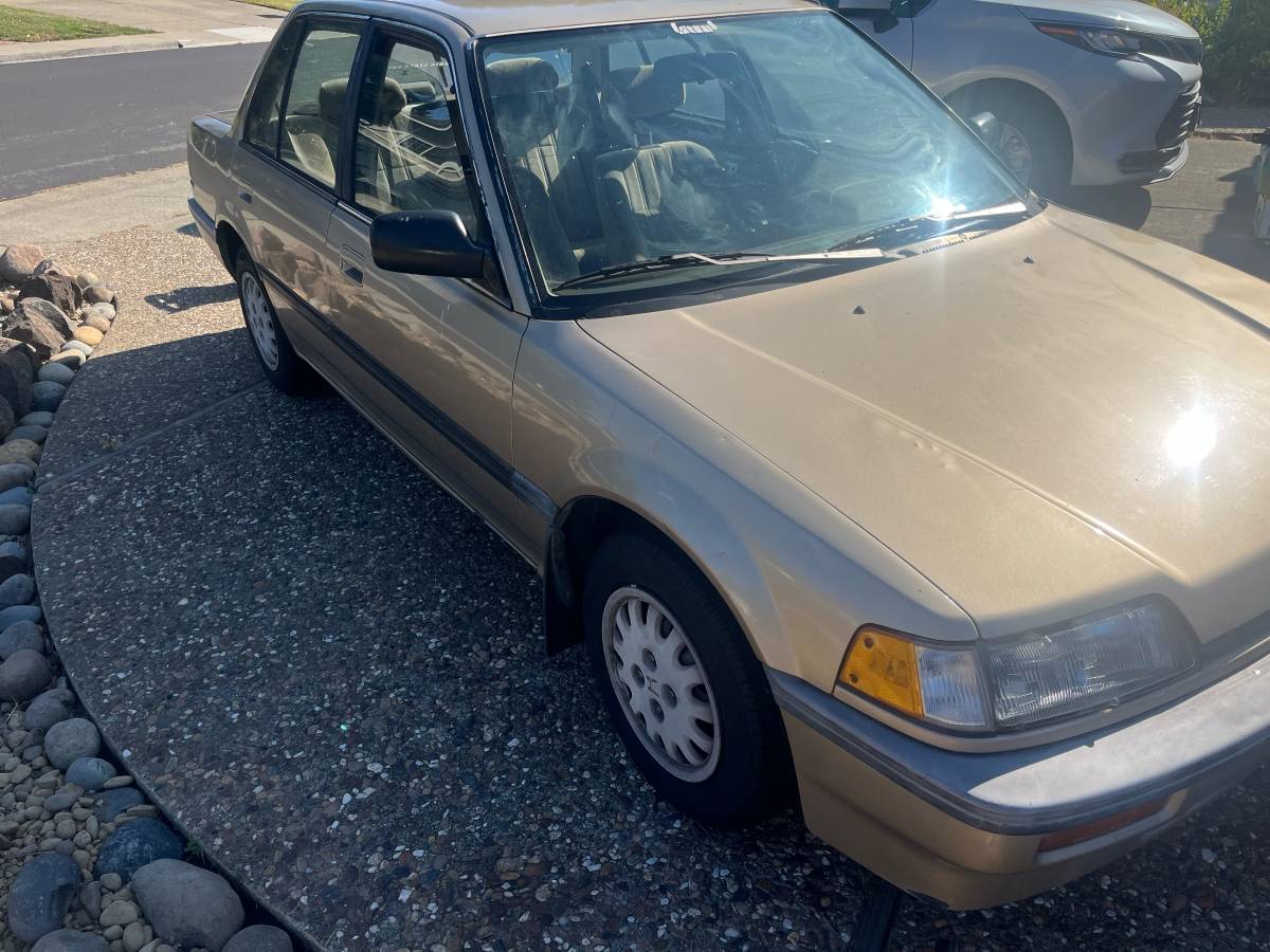 Honda-civic-lx-sedan-1989