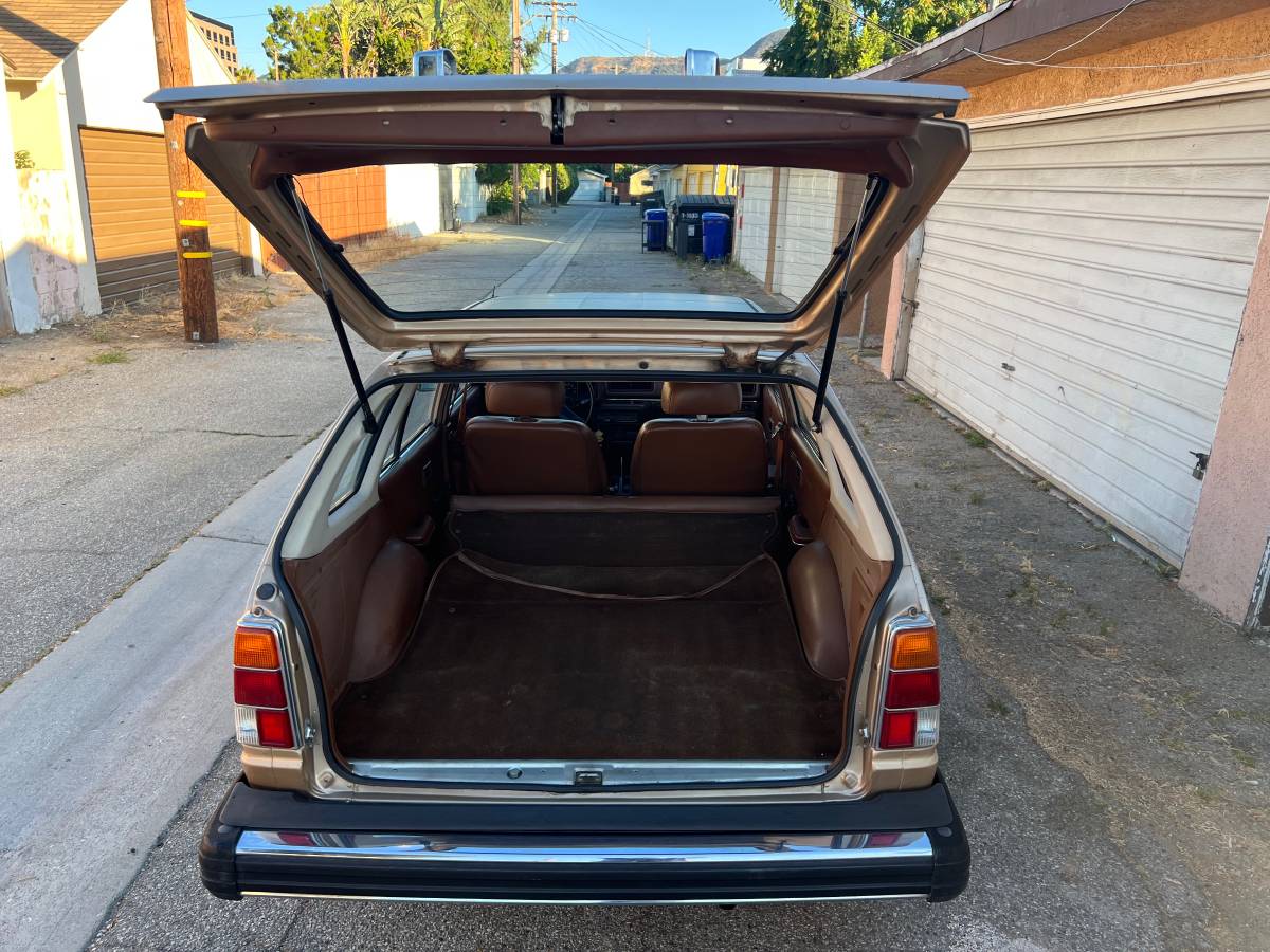 Honda-civic-wagon-1981-brown-10