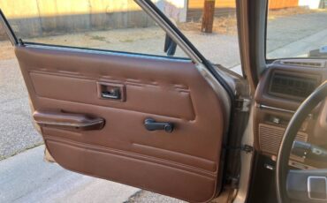 Honda-civic-wagon-1981-brown-15
