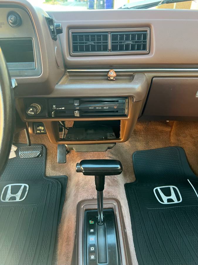 Honda-civic-wagon-1981-brown-18