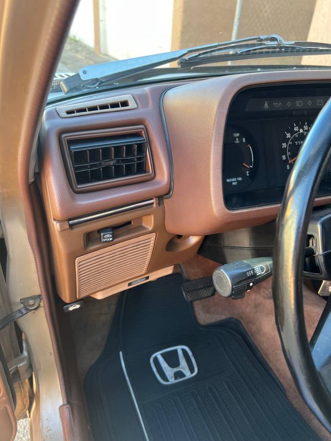 Honda-civic-wagon-1981-brown-7