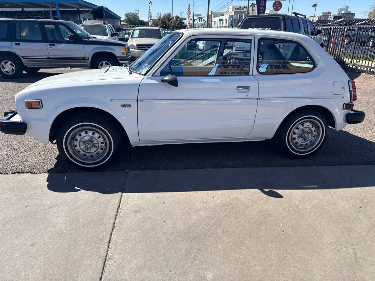 Honda-cvcc-1978-white-4