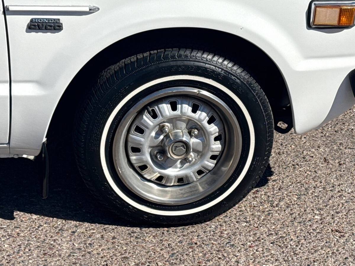 Honda-cvcc-1978-white-9