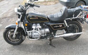 Honda-goldwing-1984