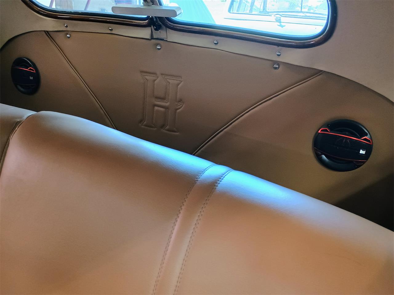 Hudson-2-dr-coupe-1937-Saxony-tan-10