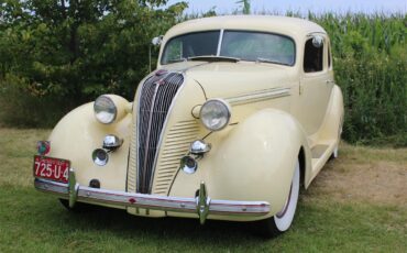 Hudson-2-dr-coupe-1937-Saxony-tan
