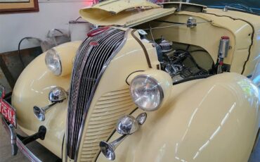 Hudson-2-dr-coupe-1937-Saxony-tan-5
