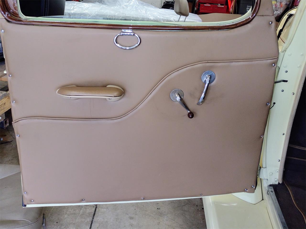 Hudson-2-dr-coupe-1937-Saxony-tan-6
