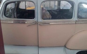 Hudson-Commodore-1946-Beige-Brown-1