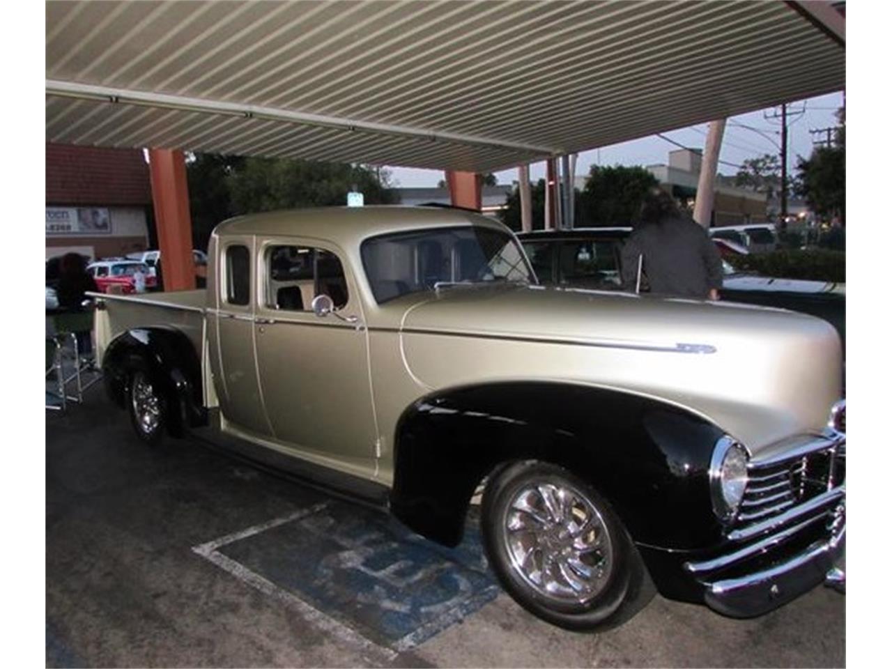 Hudson-Pickup-1946-Champagne-amp-Black-Champagne-amp-Black