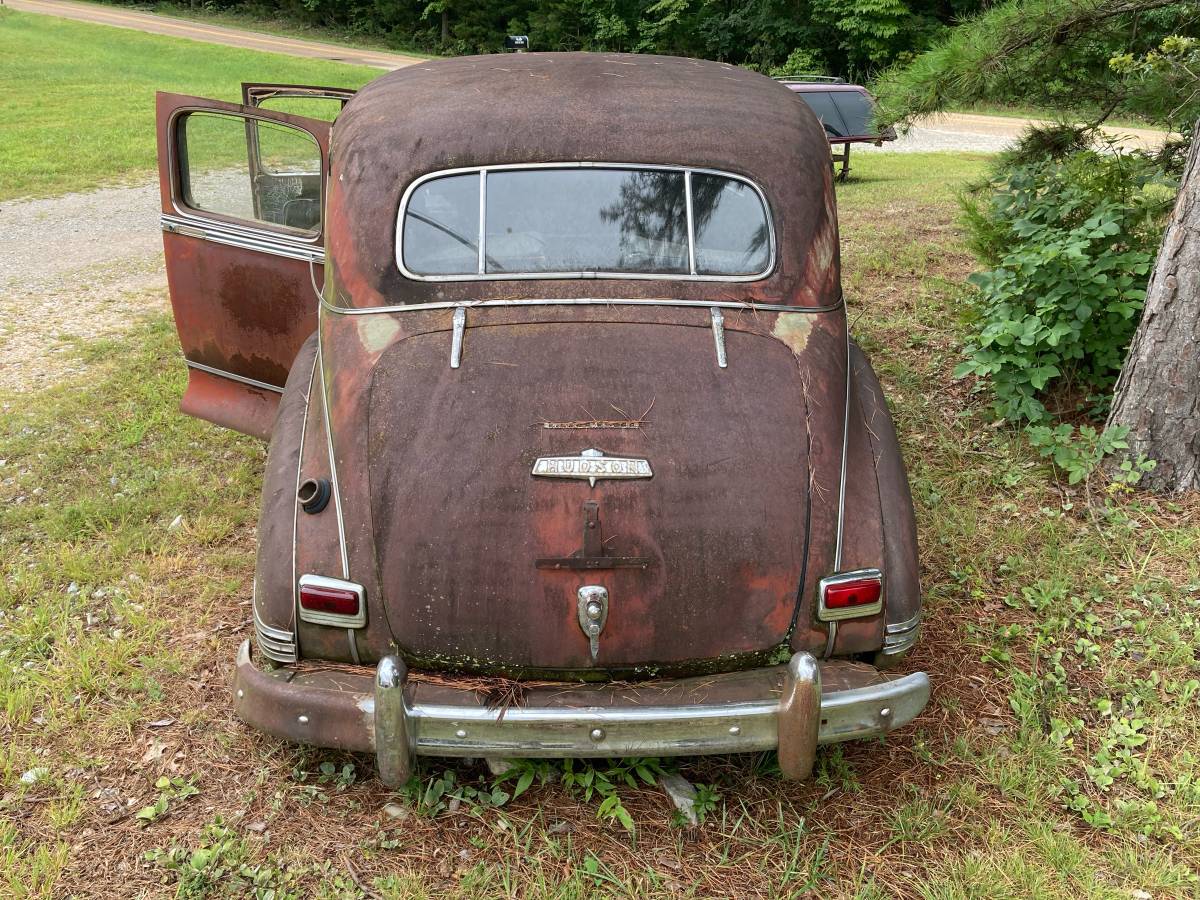 Hudson-commodore-eight-1947-red-15