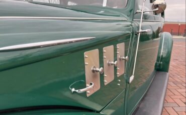 Hupmobile-Series-521-j-1935-GREEN-TAN-10