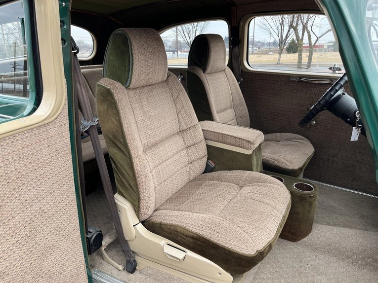 Hupmobile-Series-521-j-1935-GREEN-TAN-15
