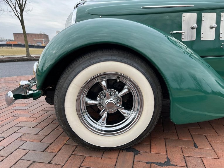Hupmobile-Series-521-j-1935-GREEN-TAN-19
