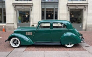 Hupmobile-Series-521-j-1935-GREEN-TAN-20