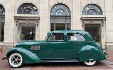 Hupmobile-Series-521-j-1935-GREEN-TAN-24