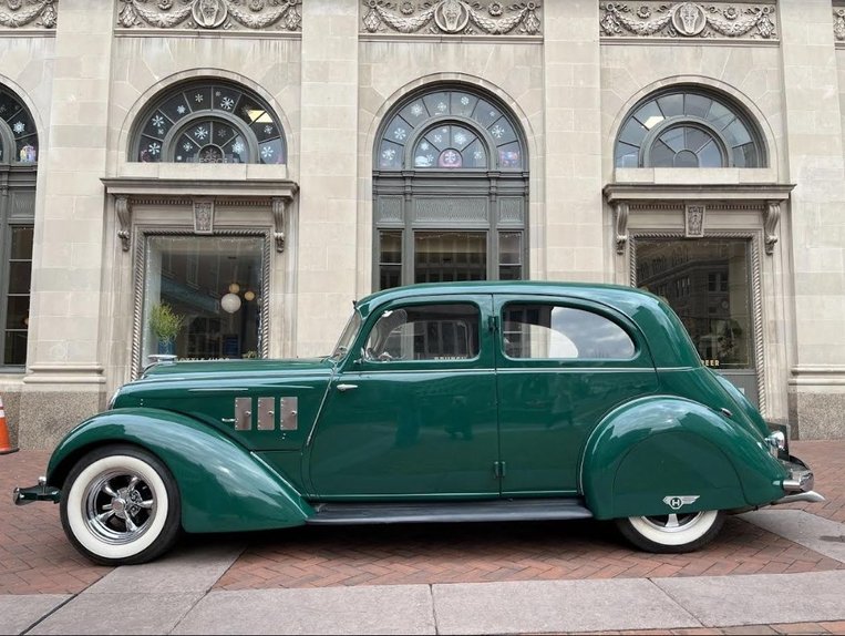 Hupmobile-Series-521-j-1935-GREEN-TAN-24