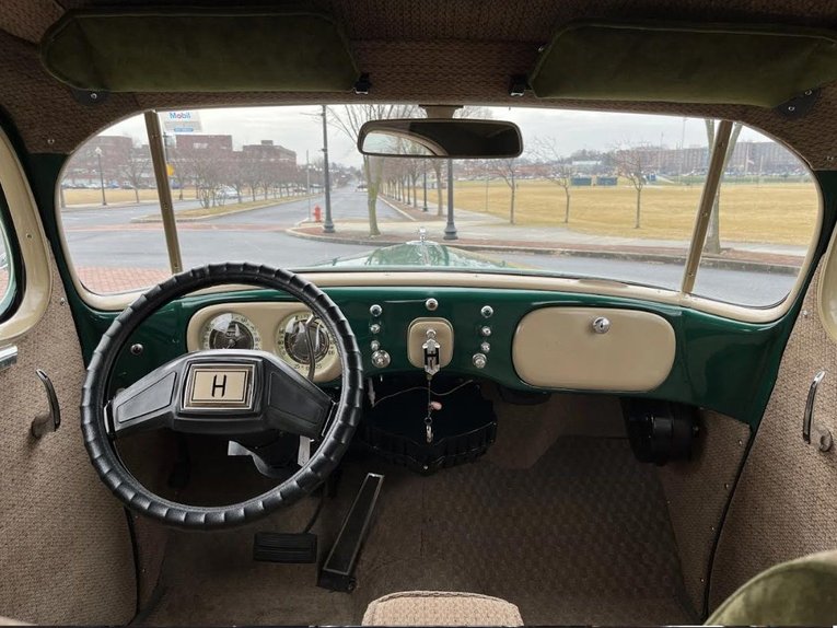 Hupmobile-Series-521-j-1935-GREEN-TAN-26