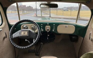 Hupmobile-Series-521-j-1935-GREEN-TAN-3
