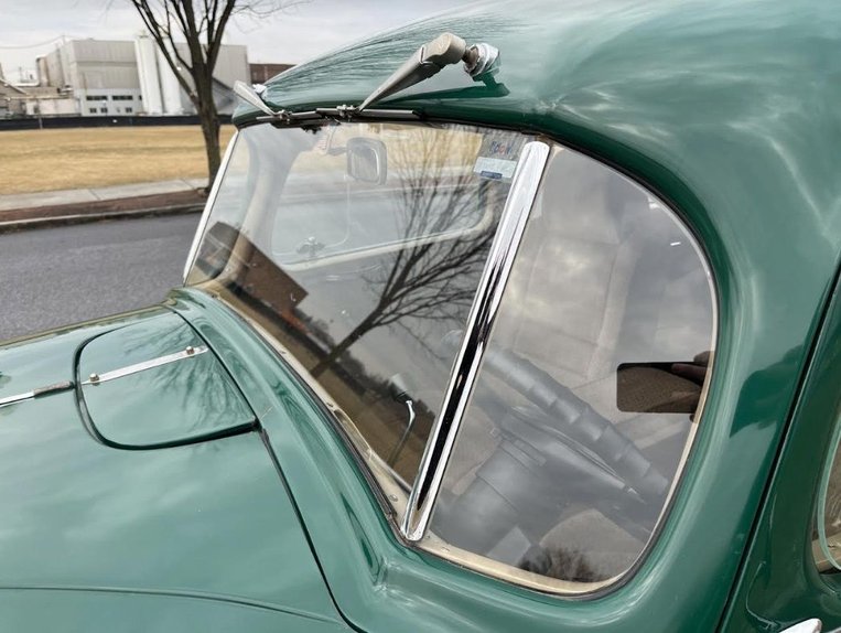 Hupmobile-Series-521-j-1935-GREEN-TAN-9