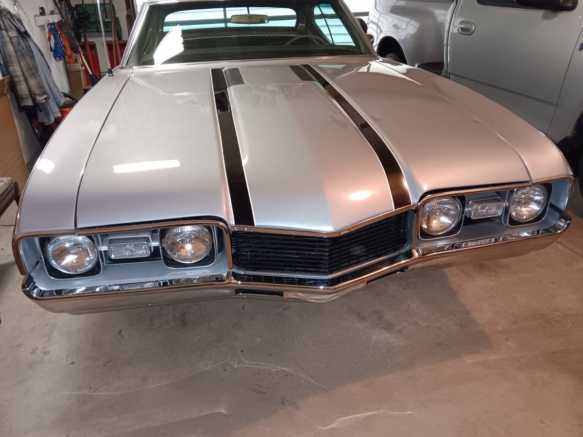 Hurst-olds-1968-silver-10