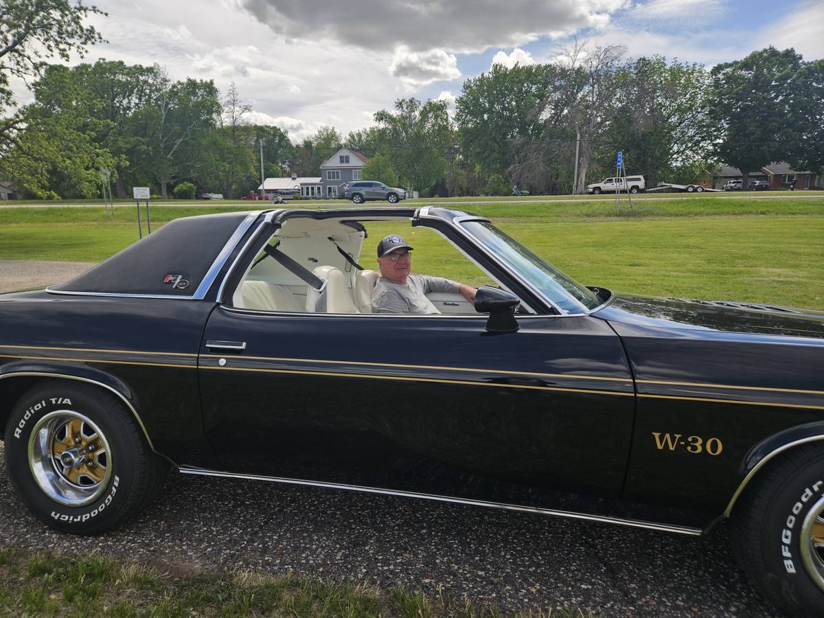 Hurst-olds-1975-black-2