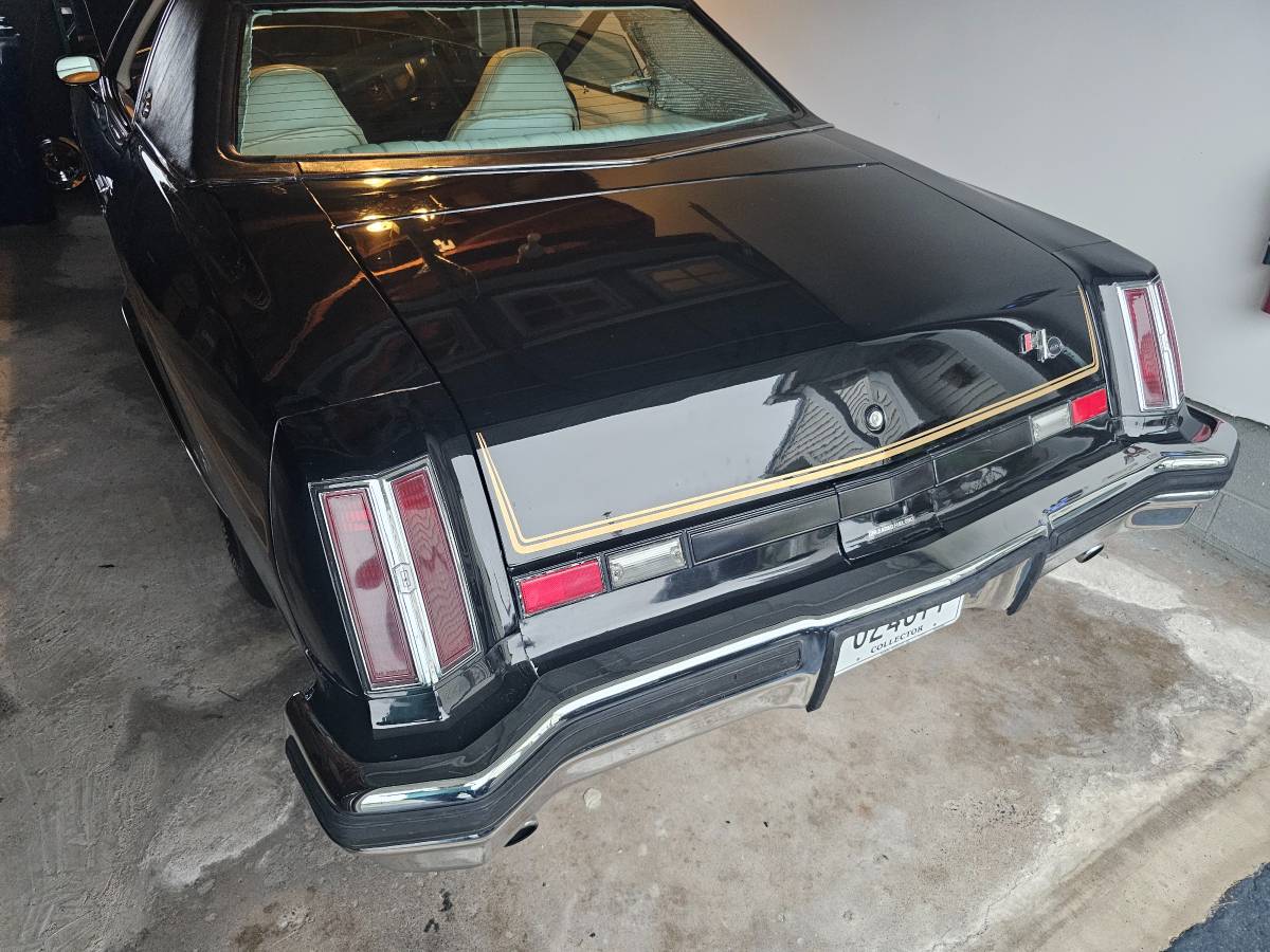 Hurst-olds-1975-black-6