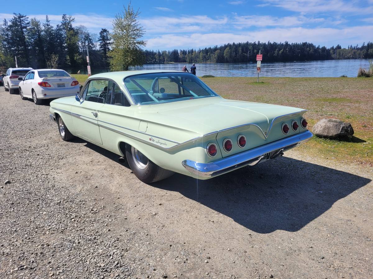 Impala-1961-green-13